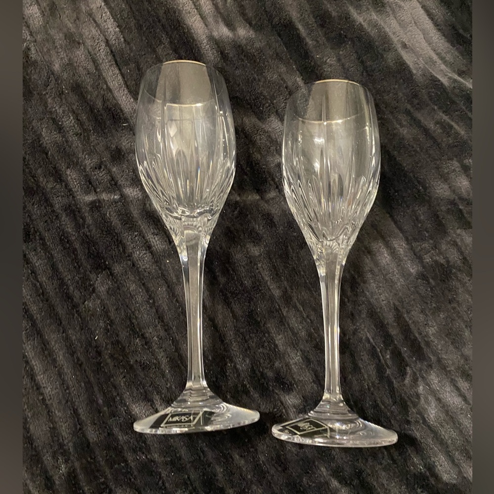 Mikasa Elegant Crystal Wines Flutes with Silver Rim Set of 2 New